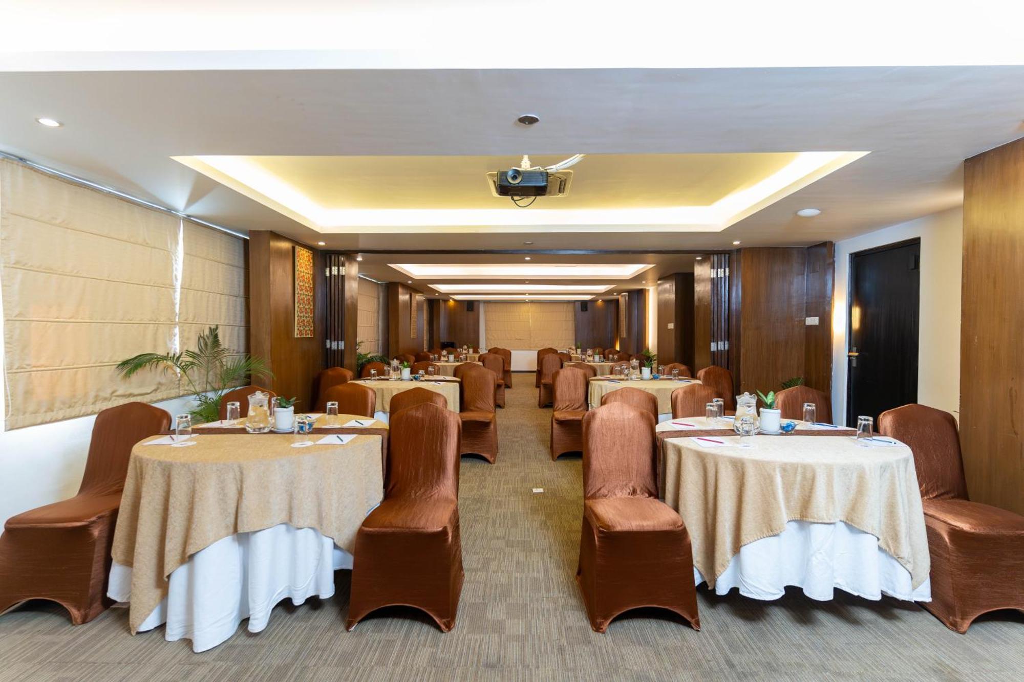 Hotel Shambala Катманду Екстериор снимка